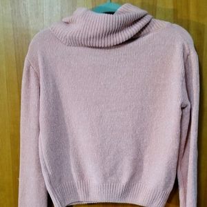 Cropped pink turtle neck